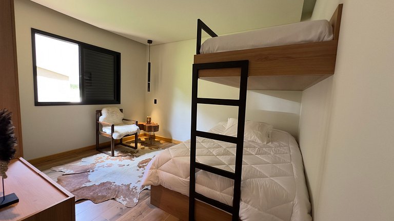 Casa Manacá, moderno meio à natureza