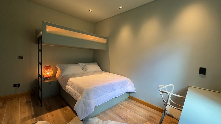 Casa Manacá, moderno meio à natureza