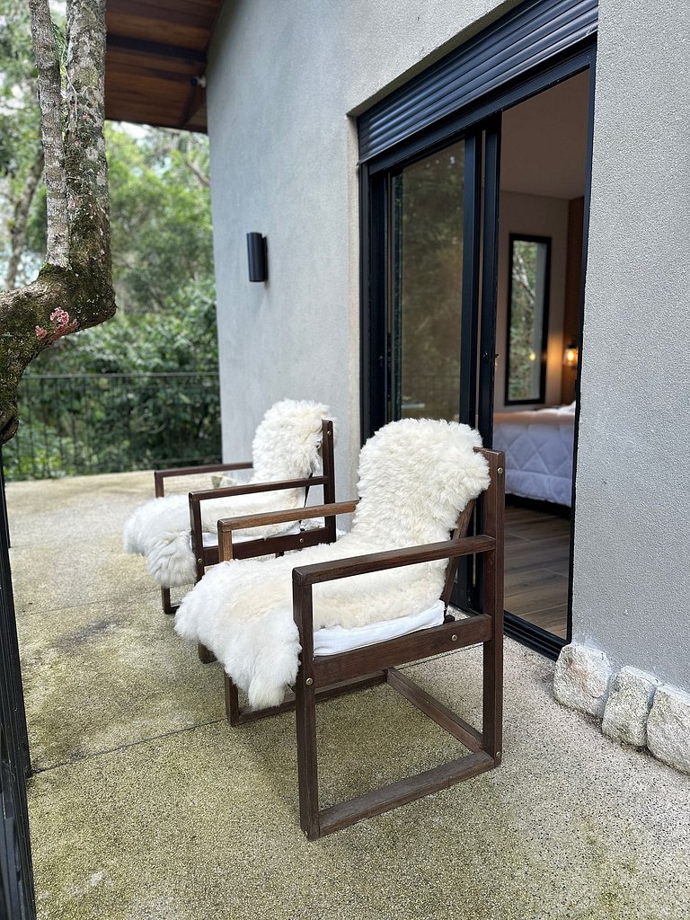 Casa Manacá, moderno meio à natureza